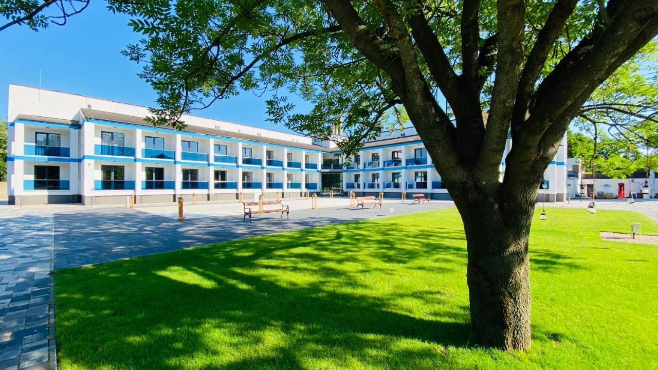 Nn Boutique Hotel Tiszaujvaros Exterior photo