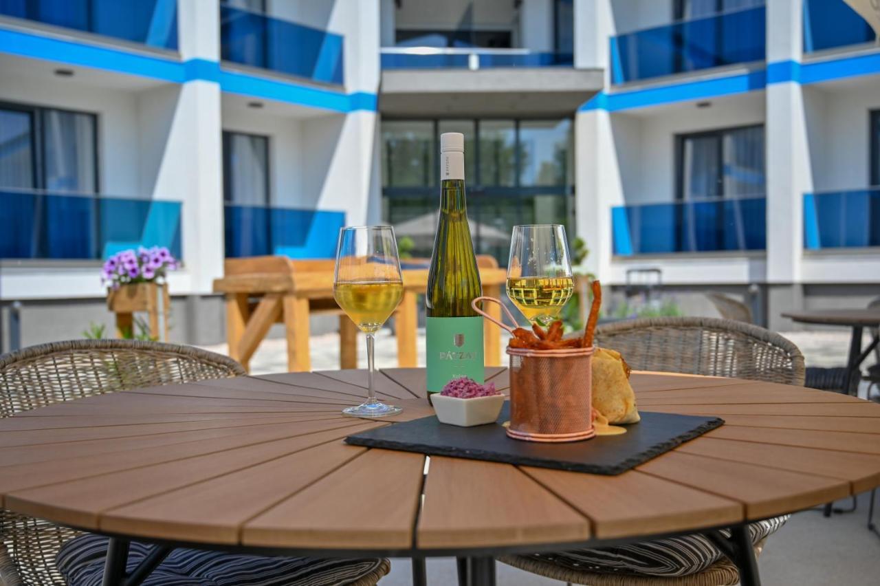 Nn Boutique Hotel Tiszaujvaros Exterior photo