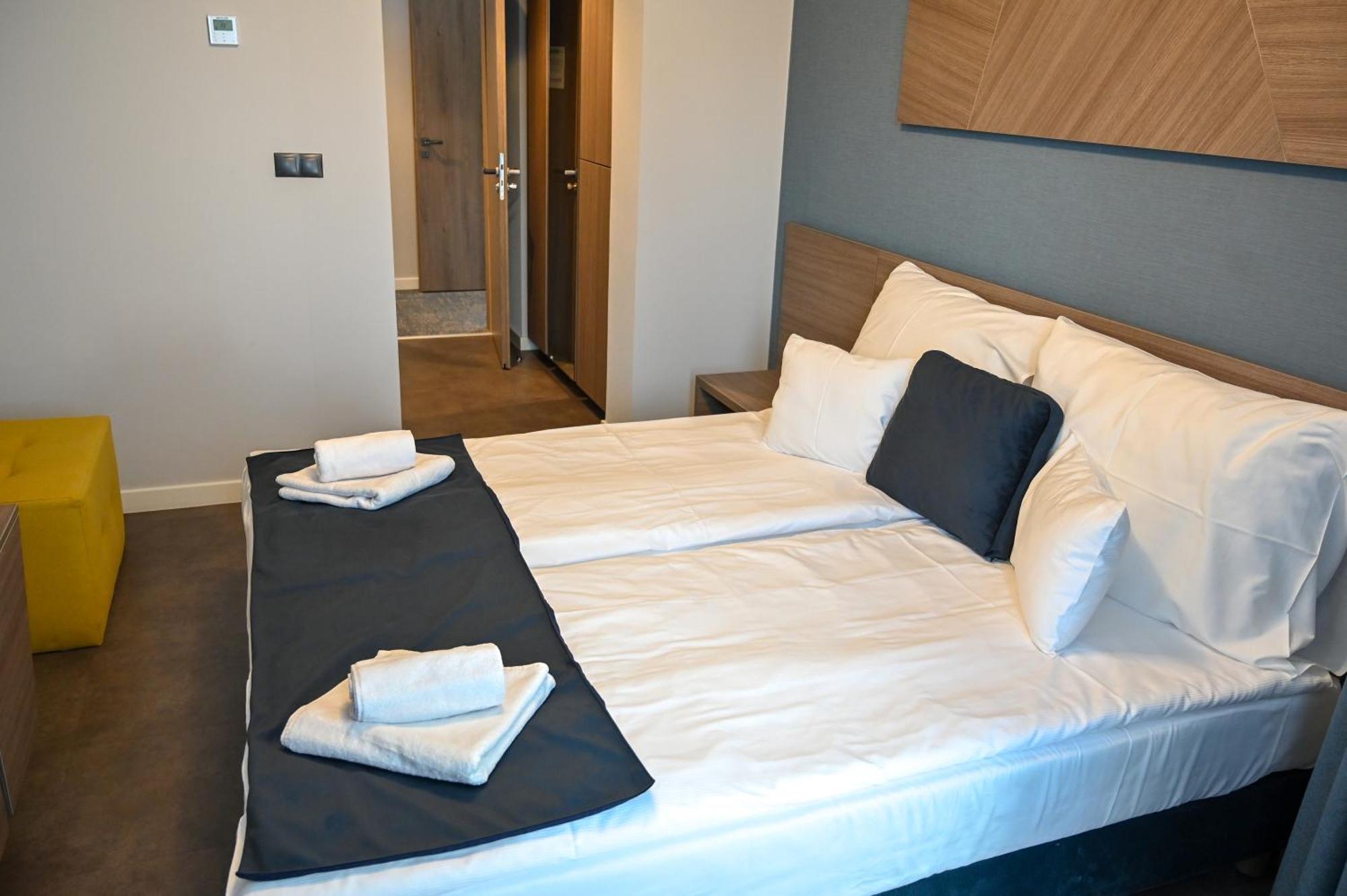 Nn Boutique Hotel Tiszaujvaros Exterior photo