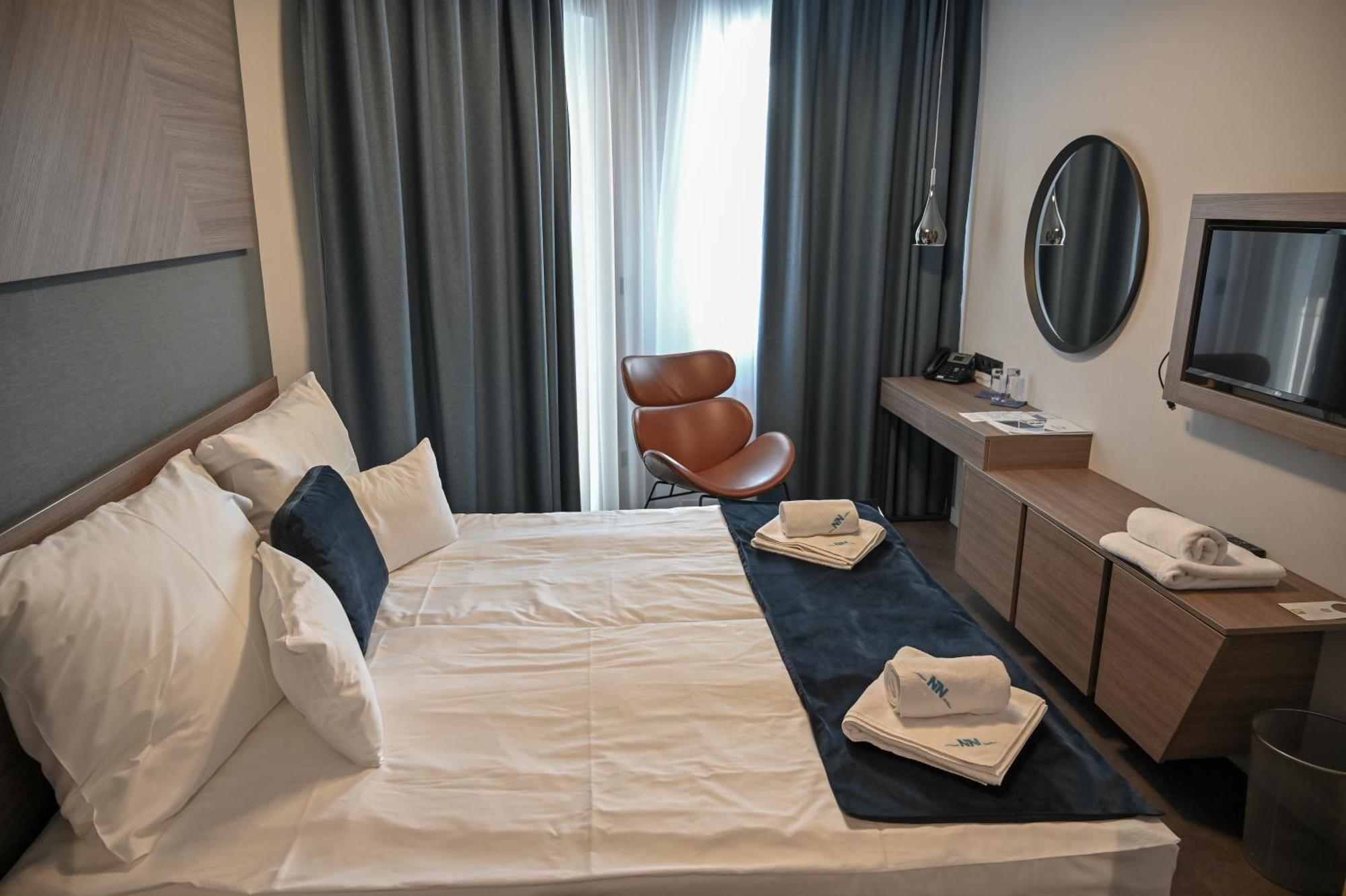 Nn Boutique Hotel Tiszaujvaros Exterior photo