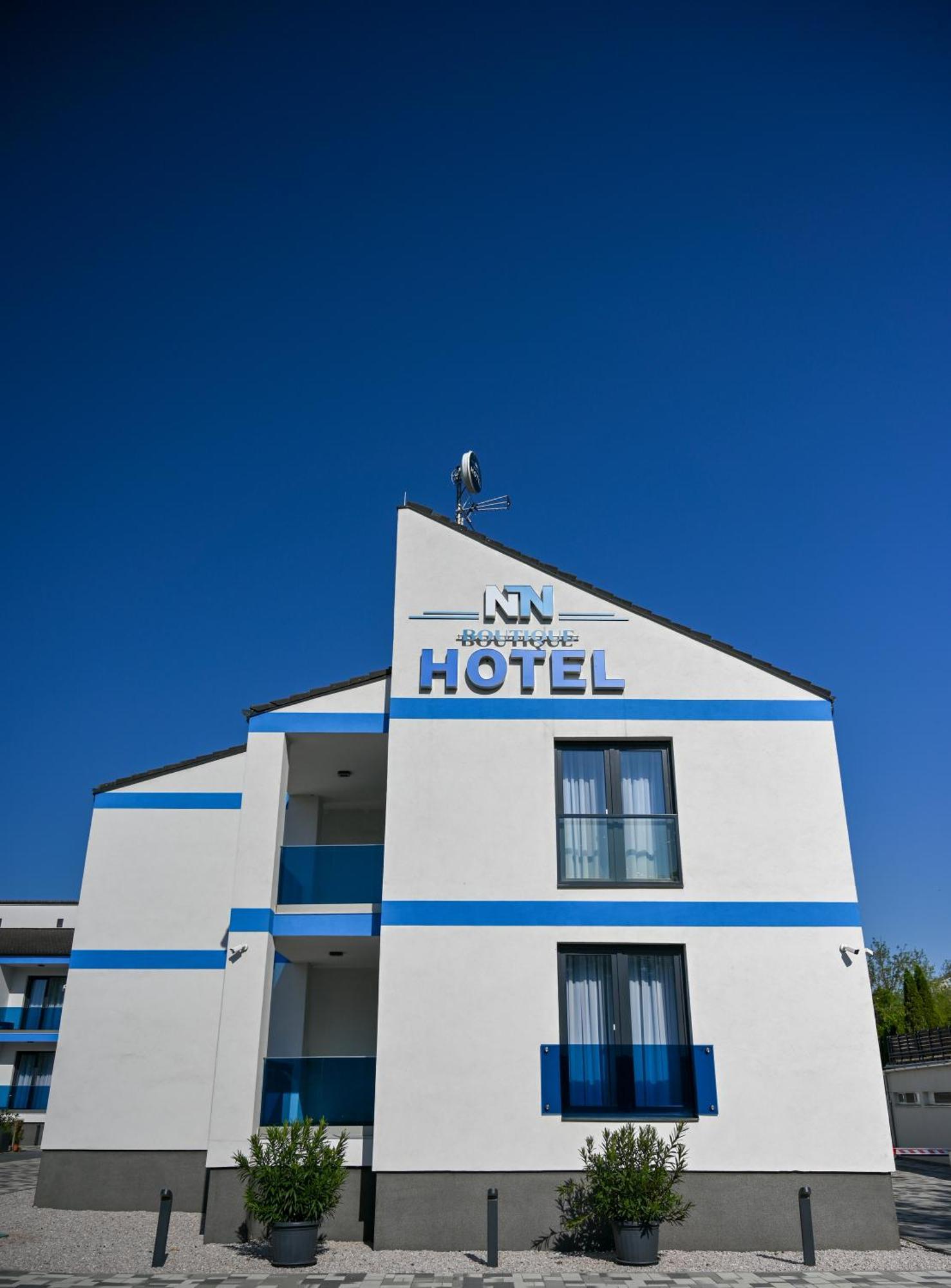 Nn Boutique Hotel Tiszaujvaros Exterior photo