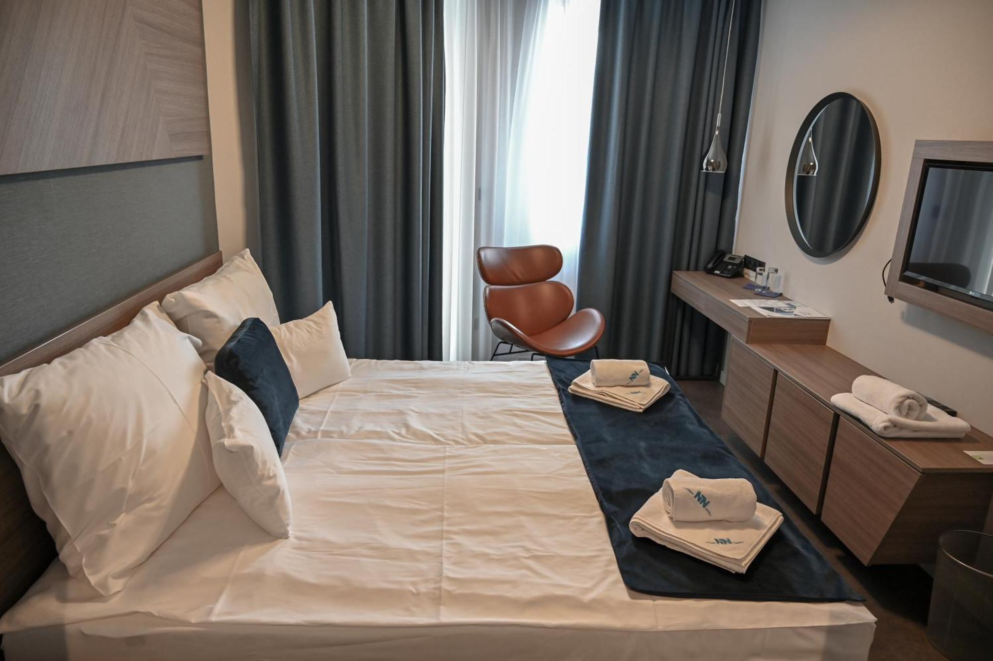 Nn Boutique Hotel Tiszaujvaros Exterior photo